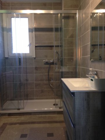 Rénovation de salle de bain clé en main, Service plomberie de Clefservices à Modane