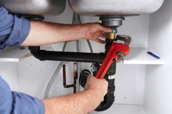 Recherche et réparation de fuite d'eau par plombier à Aussois