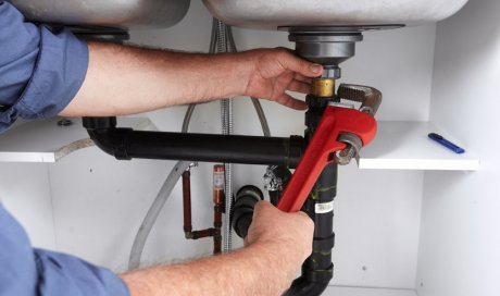 Recherche et réparation de fuite d'eau par plombier à Aussois